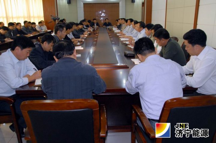 張廣宇“十·一”假期到霄云煤礦視察慰問