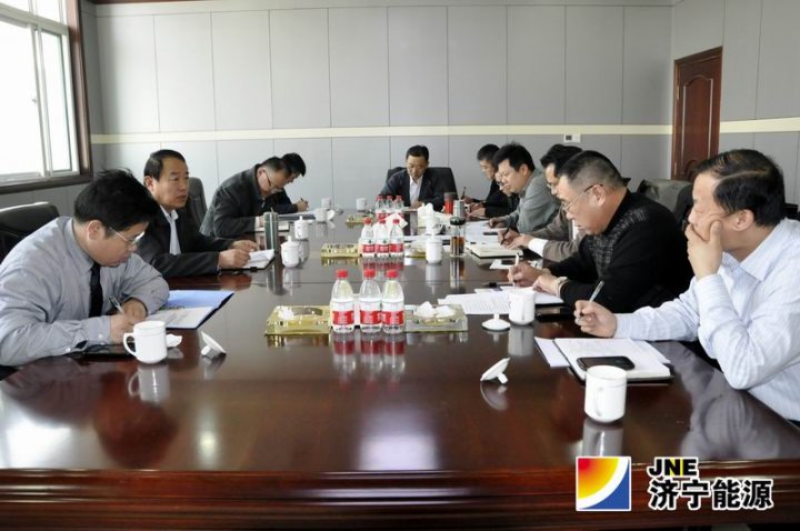 喬志猛在參加花園煤礦領導班子民主生活會時指出：批評與自我批評促進花園和諧共榮