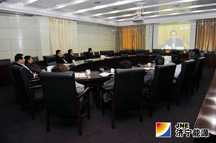 運河煤礦黨委理論學習中心組認真學習黨的十八屆三中全會精神