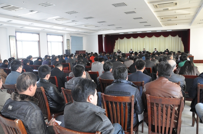 花園煤礦召開安全例會及時為干部職工打好安全預防針