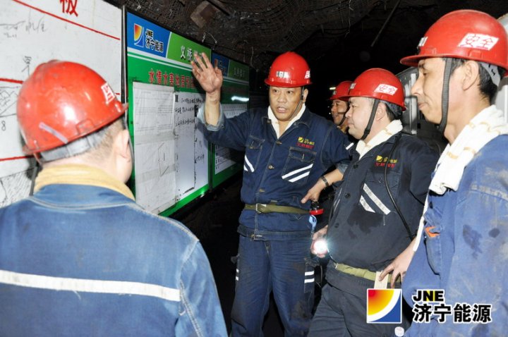 張廣宇在義橋煤礦檢查指導工作時要求：減少放炮環節   落實放炮措施