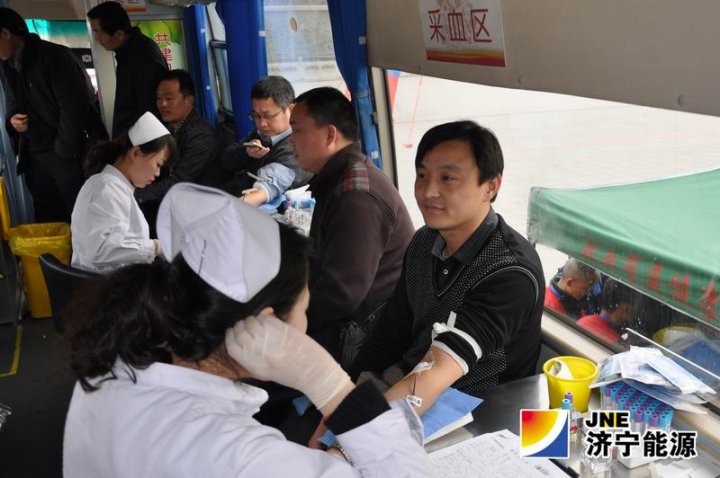 義橋煤礦青年志愿者積極參加無償獻血活動