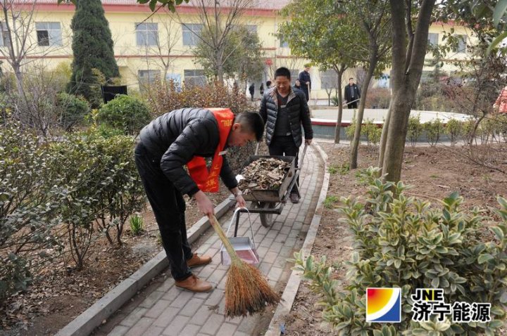 鹿洼煤礦團委開展系列學雷鋒活動