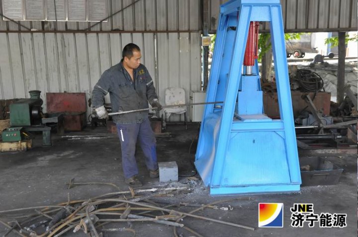 運河煤礦成功研制出新型“錨桿整形器”