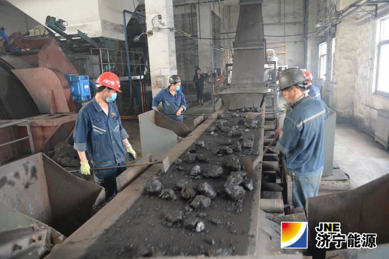 安居煤礦：機關人員義務勞動月增效益120萬元
