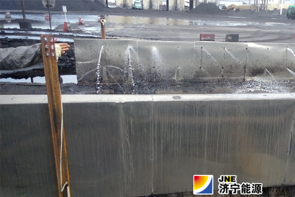 義橋煤礦煤場安設紅外自動噴淋裝置 降塵效果好