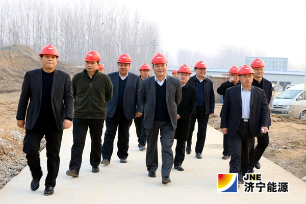 何錫明一行到物流公司視察鐵水聯運項目進展情況