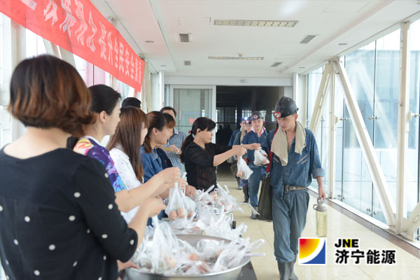 安居煤礦：開展端午節“送溫暖囑安全”活動