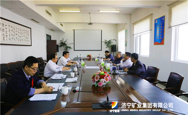 魯西監察分局局長李大普到陽城煤電進行支護技術指導