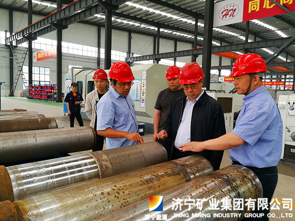 新疆龍煤能源公司董事長劉賢君帶隊到海納科技公司洽談戰略合作