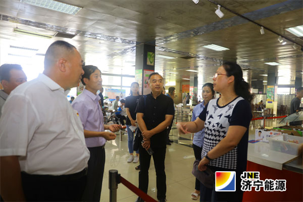 孟進到陽城煤電進行“夏季送清涼”活動