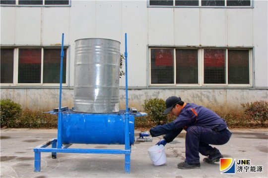 礦用產品公司制作樹脂桶雜質過濾裝置避免浪費