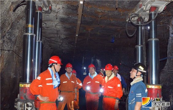 張廣宇為安居煤礦生產經營工作把脈定向