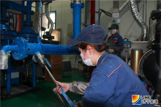 礦用產品公司設計錨固劑生產線半自動灌裝設備