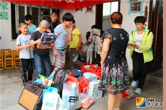 陽城煤電開展“走進康復中心  助力社會公益”親子活動