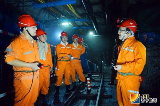 馬金平到運河煤礦指導工作