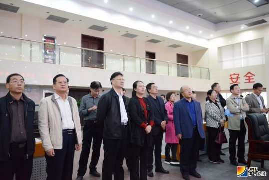 市委黨校第二期縣處級領導干部進修班學員到安居煤礦調研