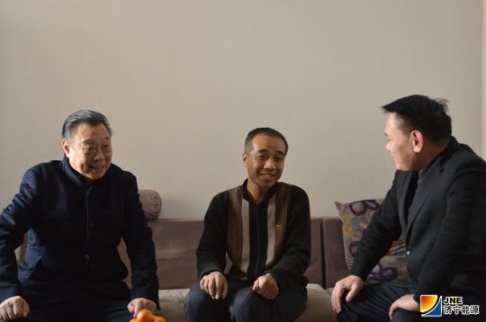 市國資委調研員張如勇走訪慰問集團困難黨員
