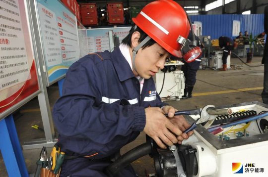 從普通工人到“技能狀元”的跨越 ---記集團公司2019年技術比武采掘電鉗工狀元  王超