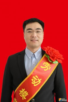 采煤先鋒 創新模范 ——記集團公司勞動模范、綜采一區區長于海鋒