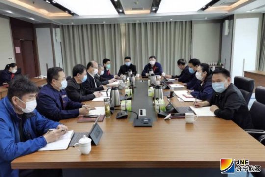 集團公司黨委理論學習中心組開展學習研討 應對當前經濟形勢
