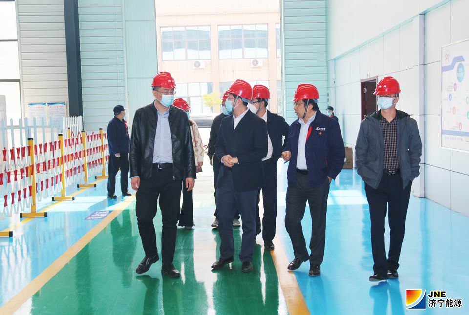 省應急廳王壘一行到海納科技調研企業安責險覆蓋及雙重預防體系建設情況.jpg