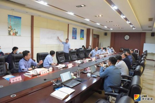 魯西分局到霄云煤礦開展沖擊地壓安全風險辨識會診