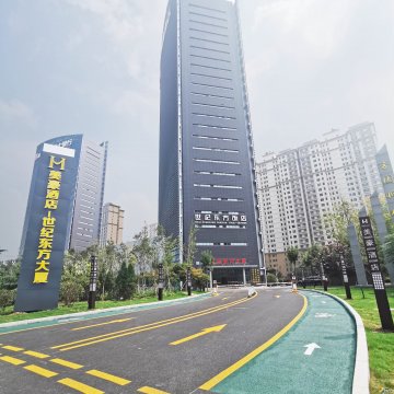 “白加黑”道路升級改造、助力世紀東方大廈提形象