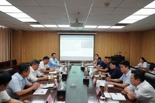 張廣宇陪同豐家雷到汶上縣委縣政府進行座談交流