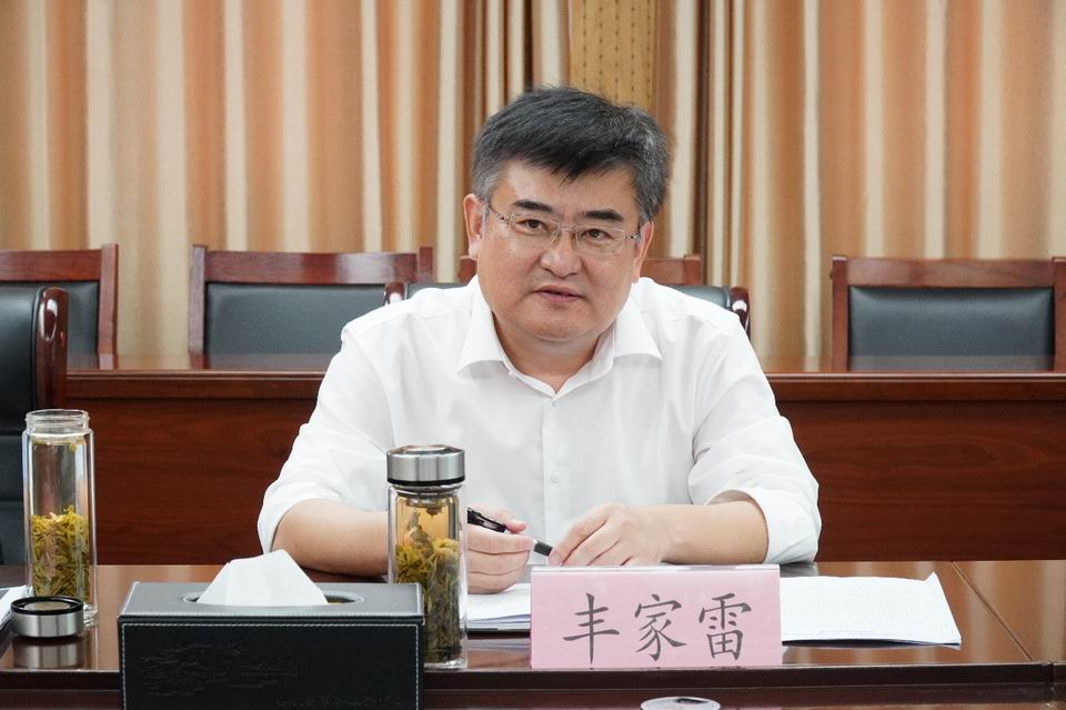 張廣宇陪同豐家雷到汶上縣委縣政府進行座談交流3.jpg