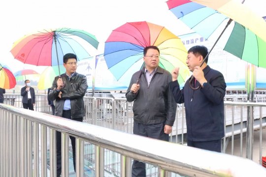 華能集團客人到濟礦物流公司調研考察
