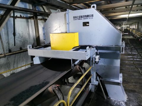 集團公司首套自動采制樣機在安居煤礦投入使用