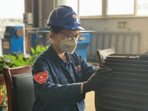 陽城煤電群監員“亮身份”促安全