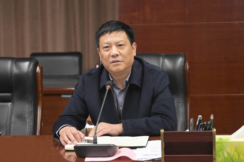 集團公司召開“解放思想 實事求是 完善管理 確保安全”主題教育再部署工作會議2.jpg