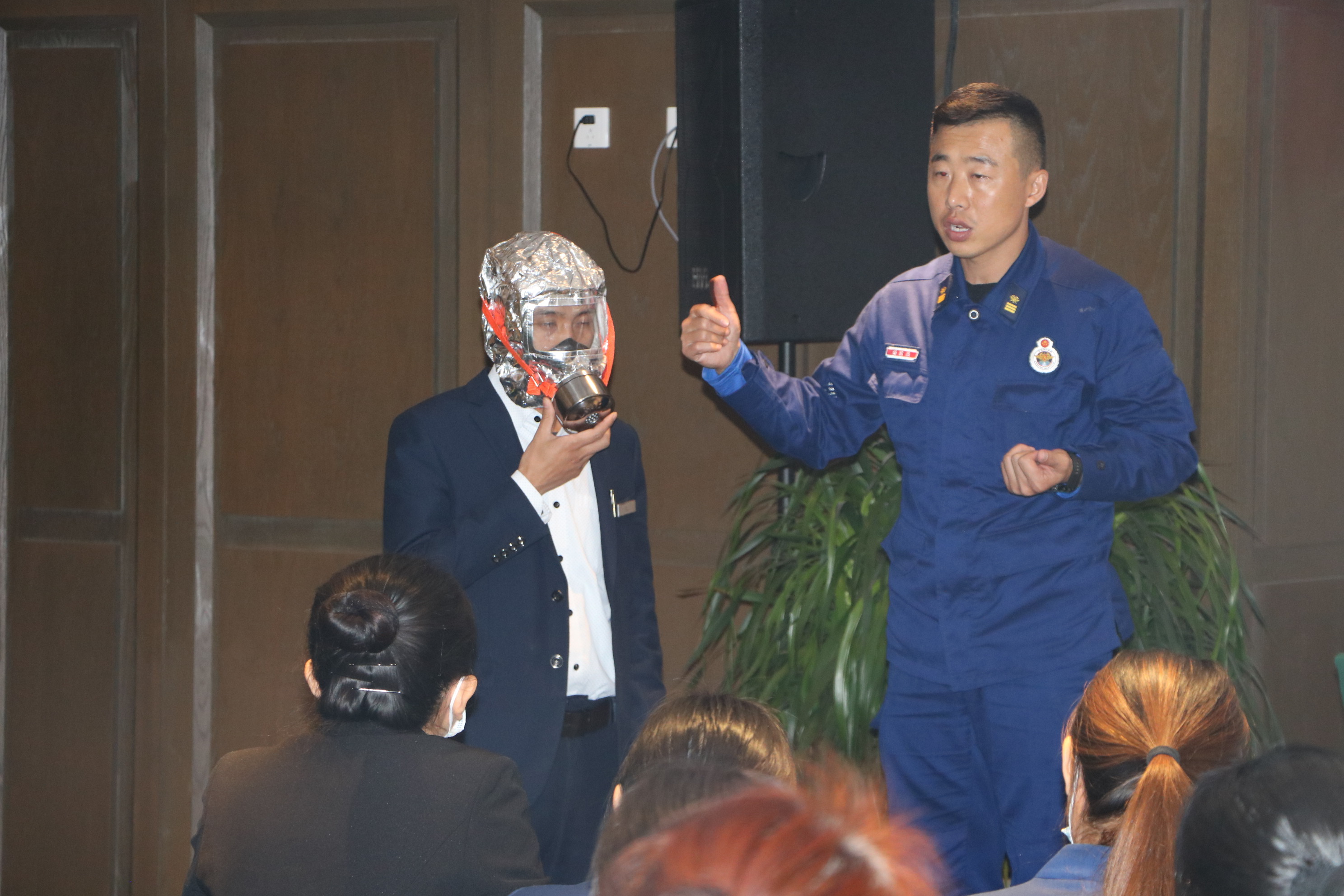 圓中園公司：2020.10.28如何戴好防毒面具（韓光輝）.JPG