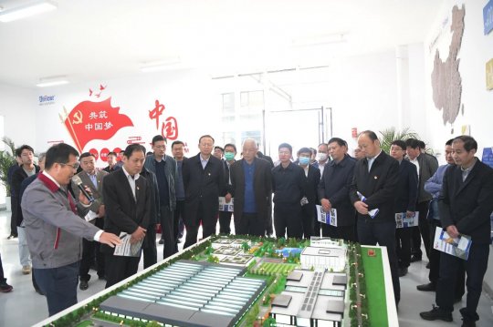 全市國資系統觀摩團走進集團公司精密制造產業園、東方世紀大廈觀摩指導