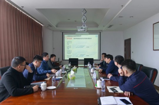 中國礦大教授周楠到安居煤礦交流矸石不升井、少升井技術