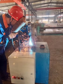 礦用產品公司恒阻器自動焊接裝置最高達5倍提效