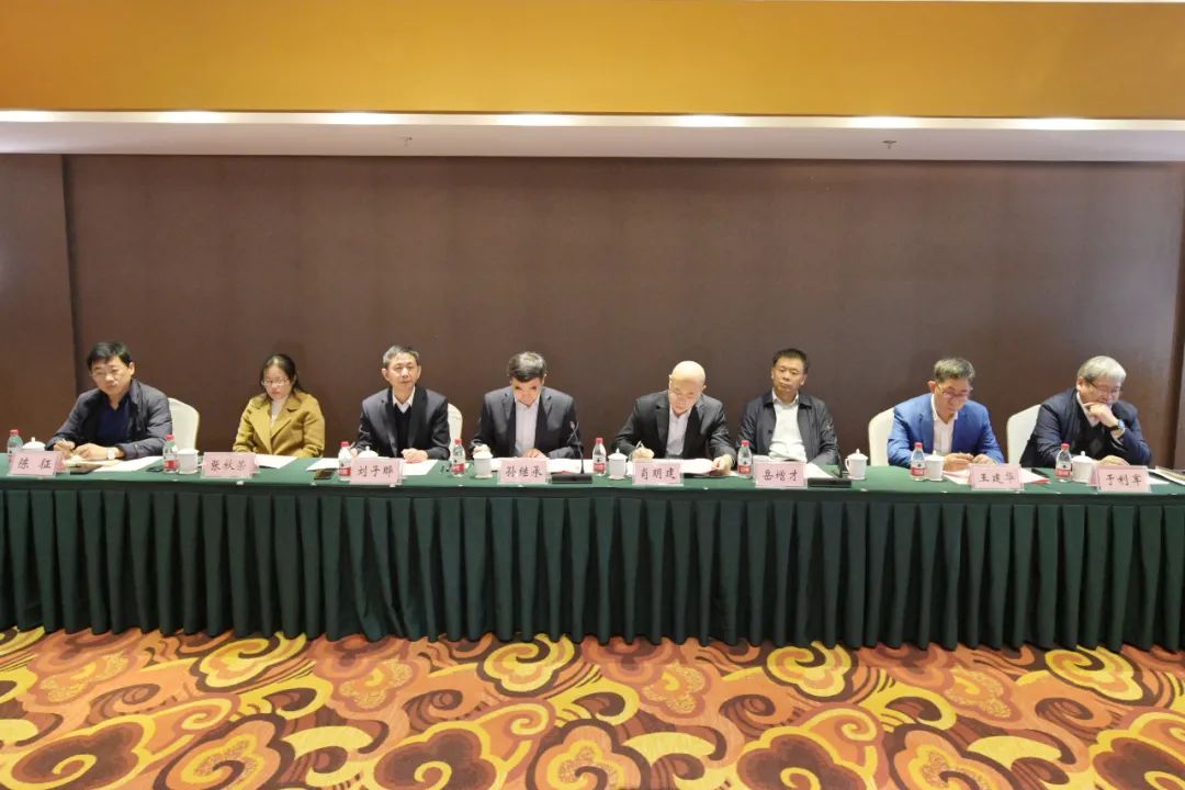 濟寧能源港航集團梁山鋼鐵物流加工基地建設項目簽約儀式隆重舉行6.jpg