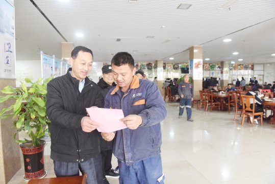 全國交通安全日，霄云煤礦在行動