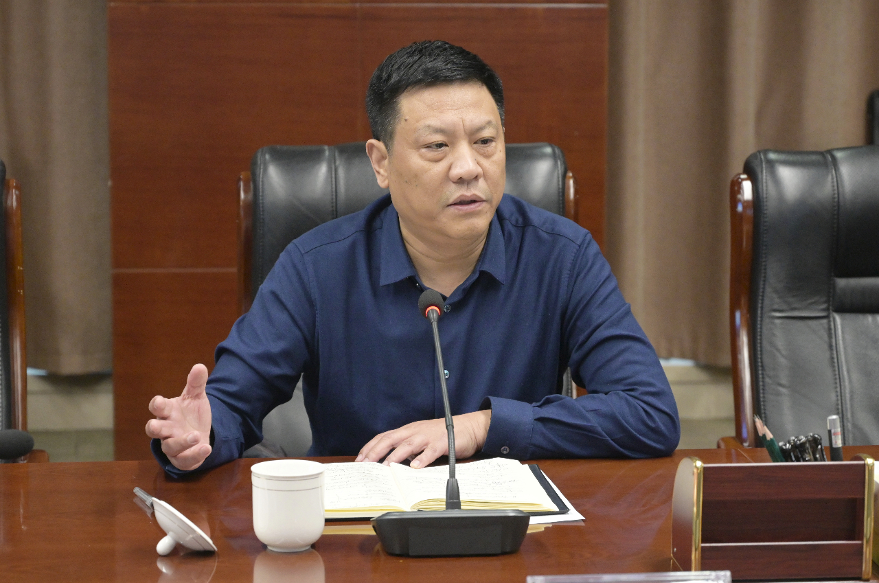 集團公司召開“解放思想 實事求是 完善管理 確保安全”主題教育專題反思會1.jpg