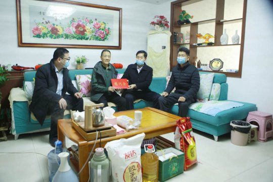 陽城煤電組織開展困難黨員走訪慰問活動