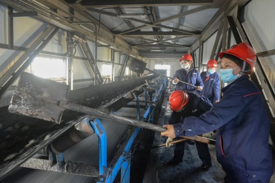 霄云煤礦女工體驗一線崗位艱苦 提升主動服務意識