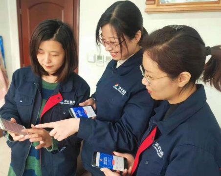 運河煤礦：情系女職工 法在你身邊