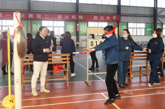 霄云煤礦：趣味體育活動讓女職工笑開懷