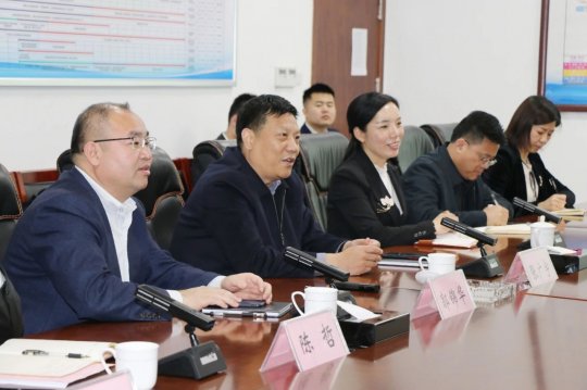張廣宇陪同中國銀行山東省分行副行長王魏到梁山港考察調研