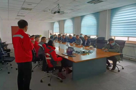 閔維帶隊到濰坊森達美港對標學習