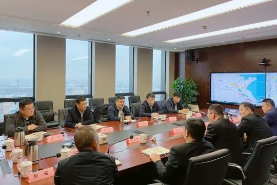 張廣宇陪同豐家雷、劉剛到中船貿易上海公司洽談合作