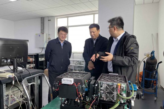 張廣宇陪同劉剛到上海航天氫能科技、空間電源研究所考察調研