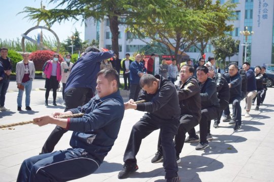 運河煤礦舉辦“學黨史 促和諧 咱們工人有力量” 拔河爭霸賽